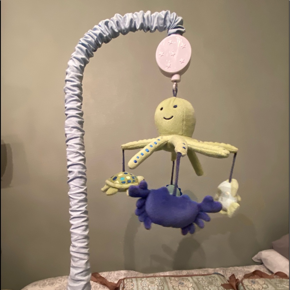 New Lambs and Ivy Baby Mobile Ocean Baby Crib - Picture 1 of 2